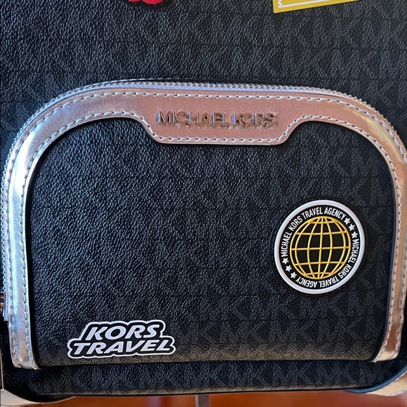 Michael Kors Black and Silver Backpack Med zip leather special NYC edition NWT - Picture 2 of 16